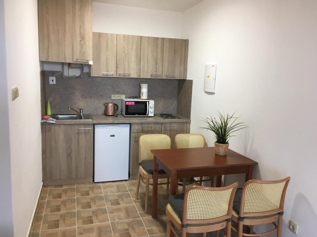 Apartmany S Klimatizaci - Penzion U Kudlacku Pouzdrany Εξωτερικό φωτογραφία